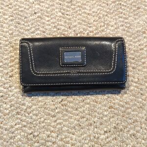 Michael Kors Brookville Carryall Leather Wallet Black Snap Change Pouch